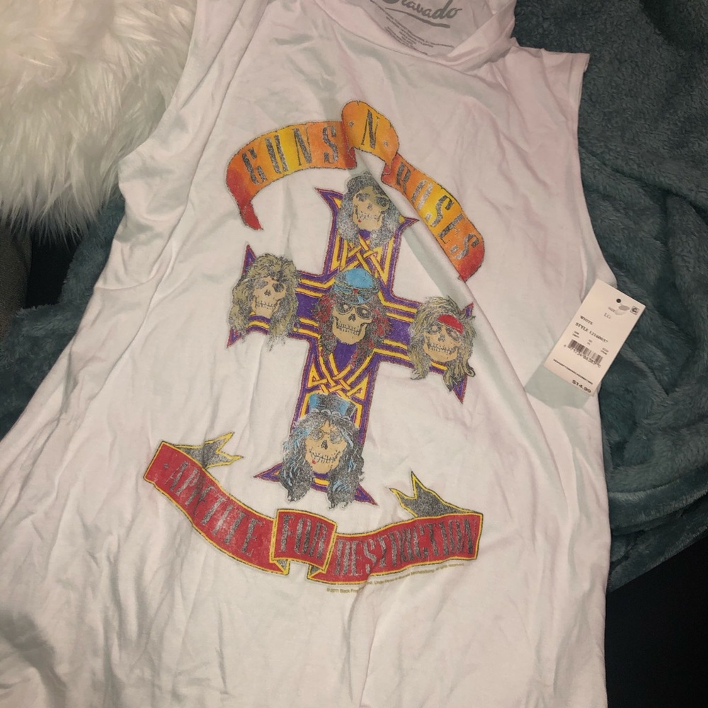 NEW WITH TAGS GUNS N ROSES Sleeveless T-Shirt NEVER WORN